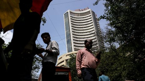 Повечето азиатски пазари затвориха на положителна територия