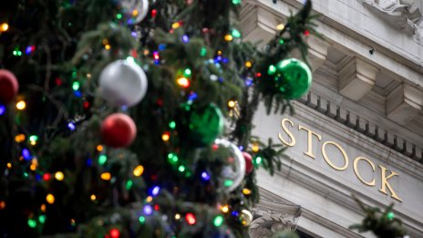 Dow се оцвети в червено за четвърта поредна сесия