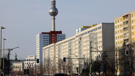 Потребителите в еврозоната все по-трудно поемат разходите по жилищата си