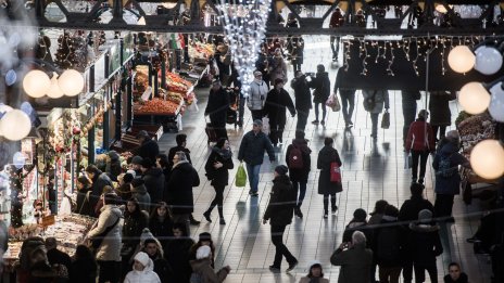 Продажбите в еврозоната и ЕС се увеличават за месец през октомври