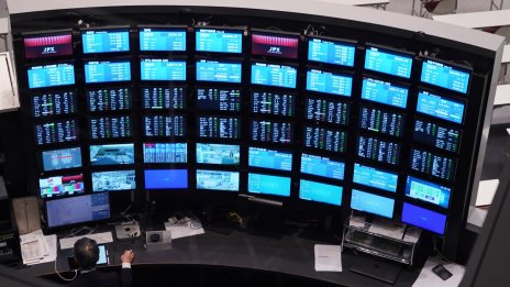 Wall Street започва сесията на зелено, докато се опитва да се отърси от опасенията около Китай*