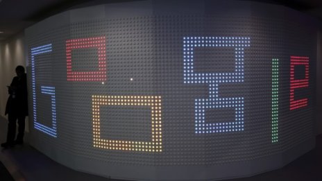 Рекламните приходи на Facebook и Google - двойно над БВП на България