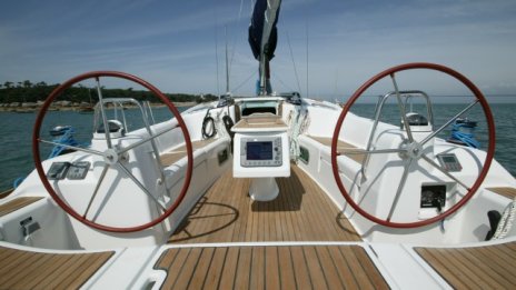 Дефлация в света на лукса - за пръв път от три години