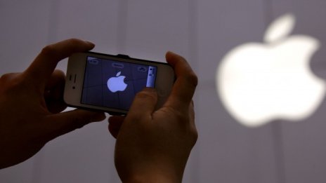 Apple може да включи мобилните разплащания в iPhone 5 