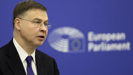 Еврокомисар Домбровскис: 1 януари остава реалистична дата за България в еврозоната