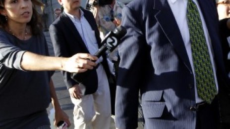 Samsung трябва да плати на Apple обезщетение за 1 млрд. долара