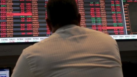 Nasdaq се готви да покори нов рекорден връх*