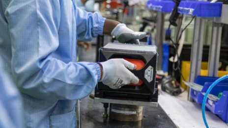 VW: Достъпът до батерии е по-голям проблем от забраната за конвенционалните коли