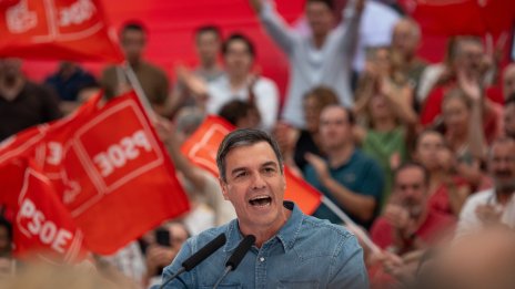 Десницата в Испания не успя да постигне очакваната категорична изборна победа