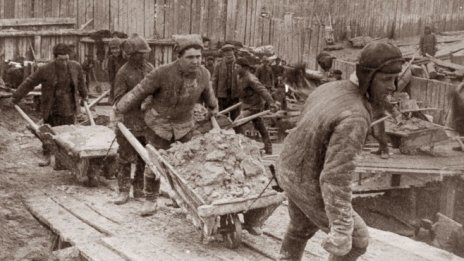 Като ГУЛАГ, но не съвсем: Русия ще стимулира икономиката с работещи затворници