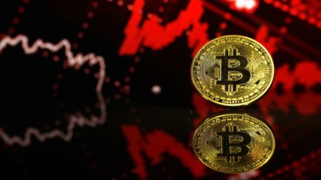 Двудневното поевтиняване на биткойна разклати вярата в бума на криптовалутите