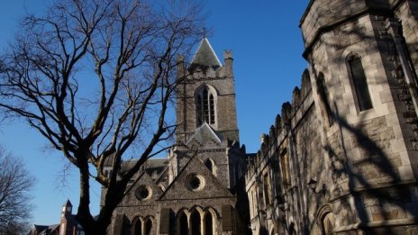 Ирландското правителство е на ръба да падне