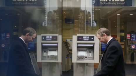 Великобритания намали участието си в Royal Bank of Scotland до 72,9%