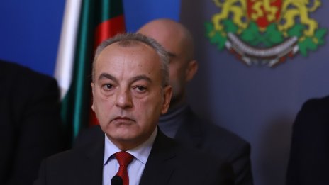 Гълъб Донев: Няма опасност България да изпадне в дългова криза