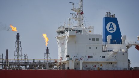 Цената на петрола расте заради политическата несигурност в САЩ и Близкия изток*