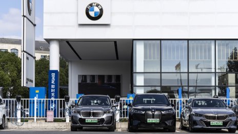 BMW снижи прогнозата си за печалба поради слабите продажби в Китай и разходите за мита