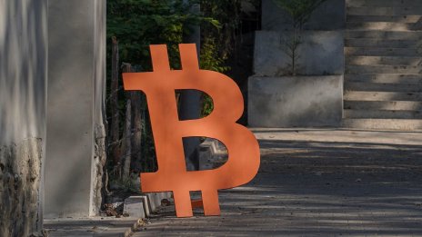 Доминацията на биткойна на криптопазара спадна под 60% за първи път от февруари