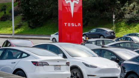 Продажбите на Tesla във Франция и Швеция се сриват до четиригодишно дъно