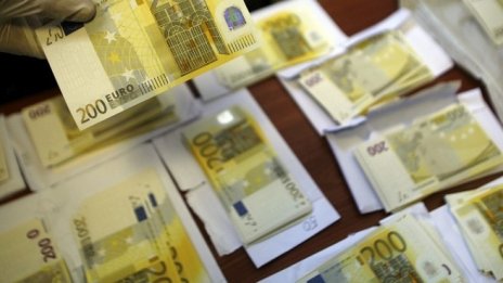 Отливът на преки инвестиции в България е близо 60% за година