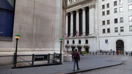 Индексите на Wall Street се понижават след данните за производствените цени в САЩ*