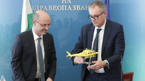 Подписаха договора за доставка на хеликоптерите за спешна помощ