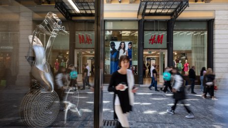 Семейството на основателите на H&M тласка компанията към частна собственост