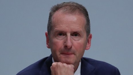 Волфсбург, имаме проблем: Как Volkswagen забуксува в Китай