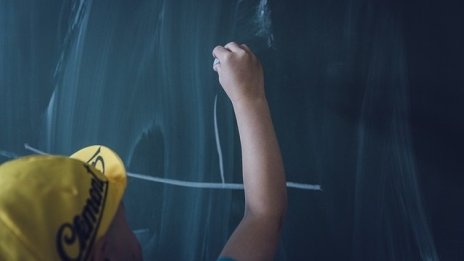 Просветното министерство се отказа от идеята да се учи и през юли