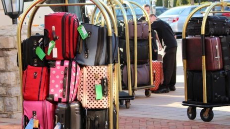 Кой е виновен за грешките при резервациите?