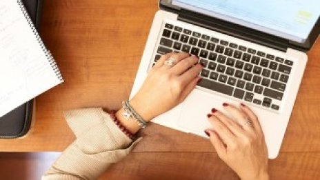 Заявленията за помощи при безработица в САЩ паднаха под 400 хил. 