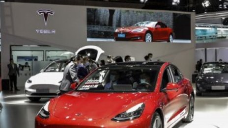 Данни за рязък спад на продажбите в Китай потопиха книжата на Tesla