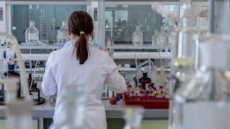 Инвеститорите дават милиарди за сгради за научни изследвания