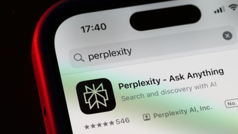 Amazon съди Perplexity, за да я спре да ползва AI инструмент за пазаруване
