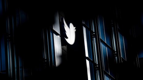 Мъск: Apple отново рекламира на пълни обороти в Twitter