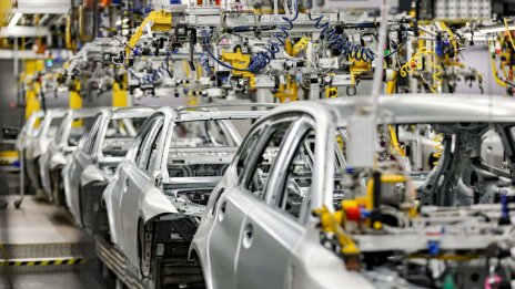 BMW превръща 100-годишния си завод в Мюнхен във фабрика за електрически автомобили