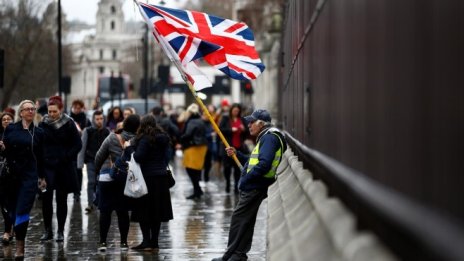 Летища, митници, търговия: Европа се готви за хаотичен Brexit