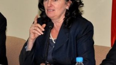 Д. Бобева: Работим по облекчаване на процедурите за листване на борсата