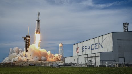 Robinhood се бори за ключова роля в IPO-то на SpaceX