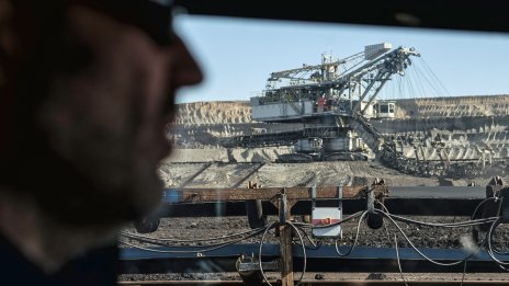 Спадът в добива на въглища повдига въпроси относно икономическото съживяване на Полша