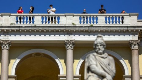 Италия и Япония обмислят по-ранно разхлабване на мерките