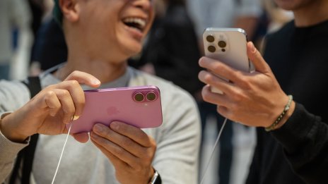 Продажбите на iPhone са спаднали с 5% през последното тримесечие на 2024 г.