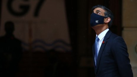 Лондон не изключва по-нататъшно покачване на данъците заради здравеопазването