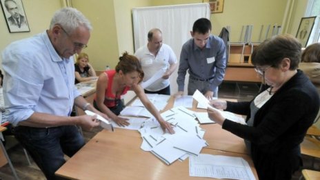 Коалиция за България губи вота сред най-младите, ДПС най-силна в селата