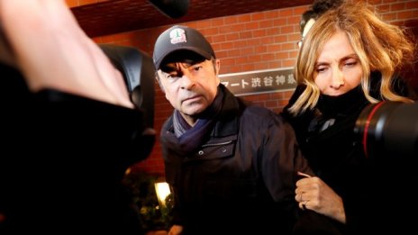 Японски съд издаде заповед за арест на съпругата на Карлос Гон