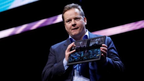 Lenovo представи първия си лаптоп с огъващ се екран