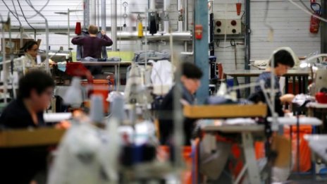 Индустриалното производство в еврозоната забавя спада си през октомври