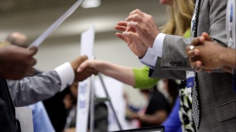 Американският трудов пазар губи скорост през август, безработицата расте