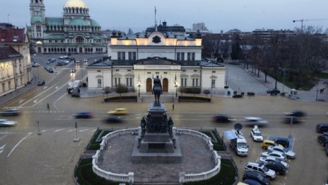 Основните политически партии ще са в консенсус през тази сесия, коментира политолог