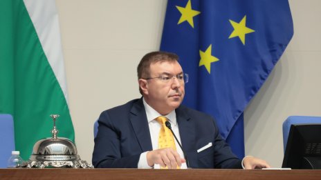 К. Ангелов: Целта на особения управител в "Лукойл" е да гарантира стабилност на доставките