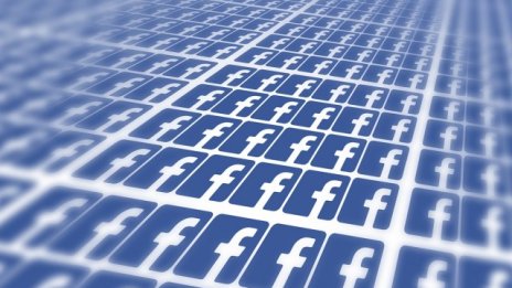 Facebook пуска ново приложение за събиране на снимки